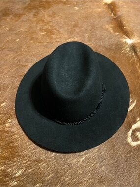 Club Monaco Black 100% Wool Hat
